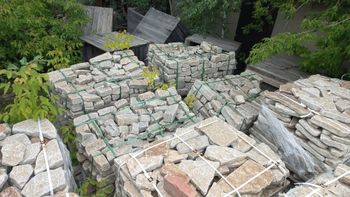 Гранитный плитняк галтованный для мощения купить в Вологодской области