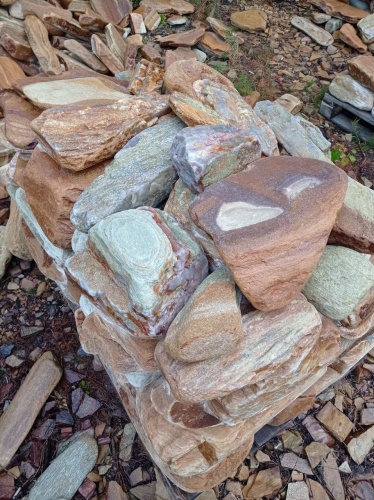 Златолит жёлтый, жёлто-зелёный глыбки и валуны для ланшафтного дизайна купить в Вологодской области