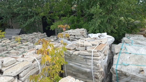 Плитняк галтованный гранитный для ландшафтного дизайна купить в Вологодской области