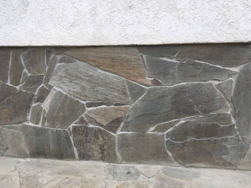 Плитняк златолит Уральский для цоколя, отмостки купить в Вологодской области