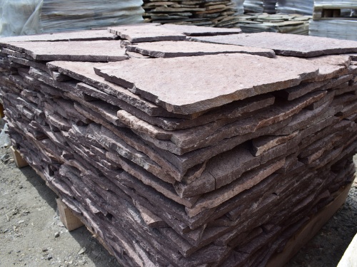 Плитняк лемезит бордовый для облицовки цоколя 20-25 мм  купить в Вологодской области