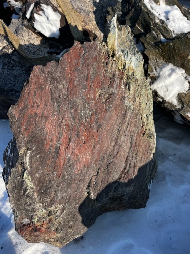 Ландшафтные глыбы красно-фиолетовые 200-1000 килограмм купить в Вологодской области