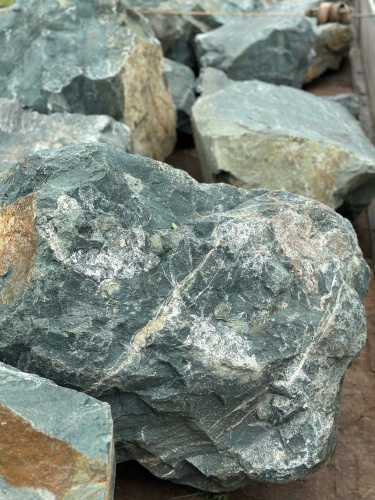 Камни для ландшафтного дизайна зелёные 10-60 килограмм купить в Вологодской области