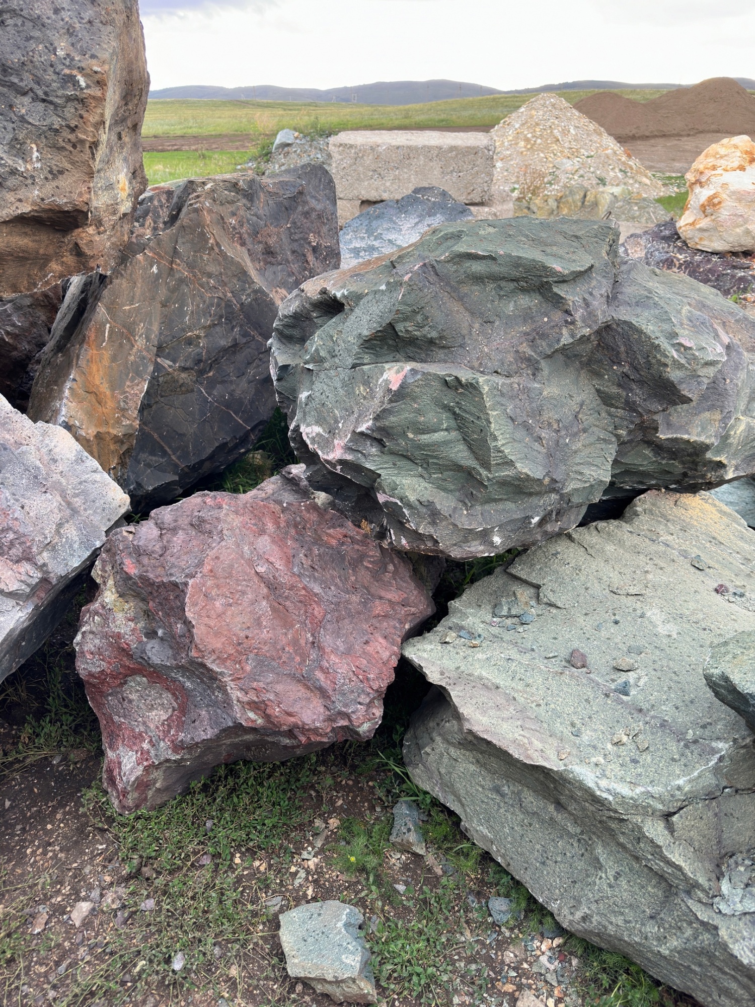 Камни для ландшафтного дизайна зелёные 10-60 килограмм купить в Вологодской области