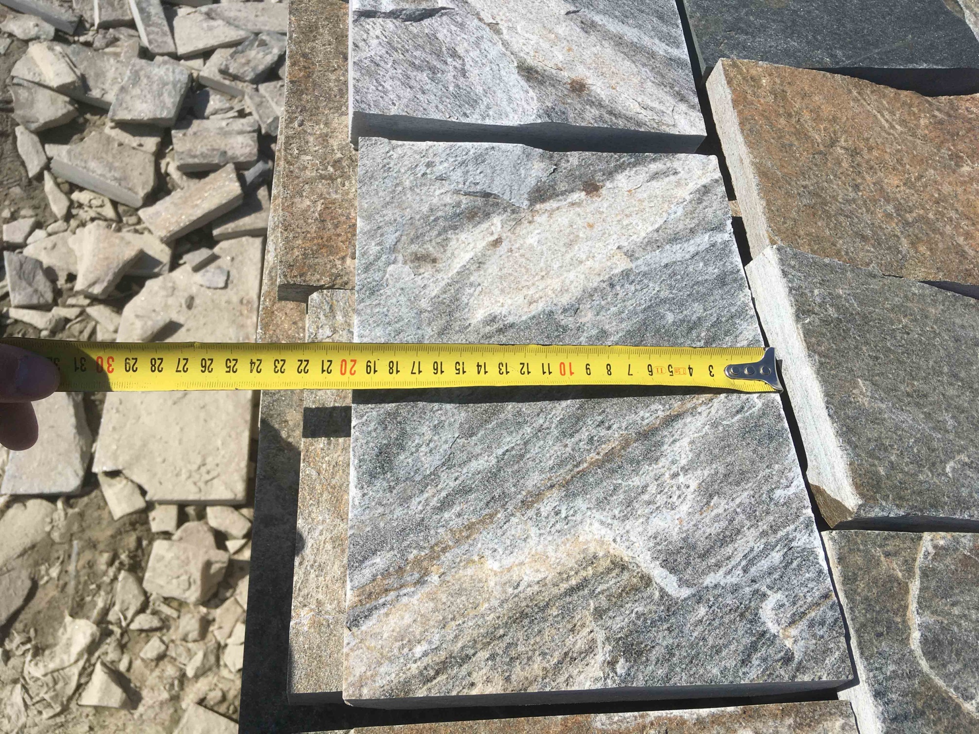 Плитка пилёная златолит Уральский для цоколя, отмостки купить в Вологодской области