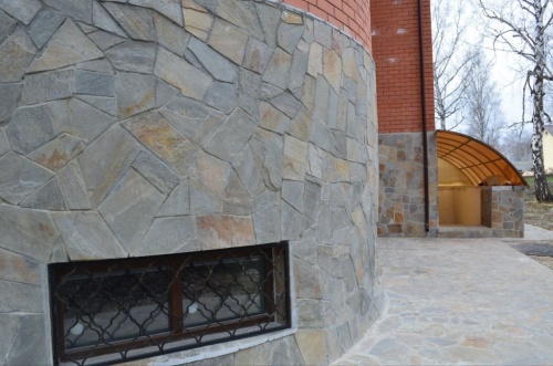 Плитняк златолит Уральский для цоколя, отмостки купить в Вологодской области