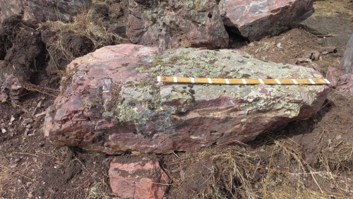 Яшма красная валуны и глыбы для ландшафтного дизайна